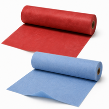 Flache PP/PE-Abdichtungsbahn als 1 x 10 m und 1 × 30 m Rolle in Rot und Blau mit beidseitiger Vlieskaschierung.

