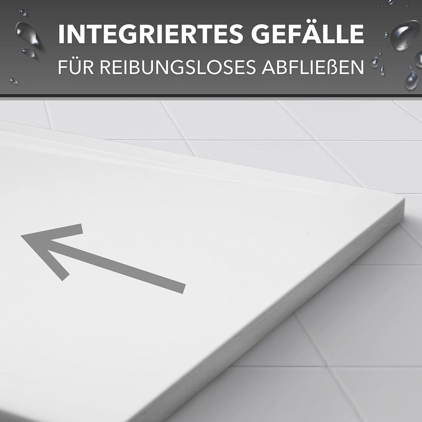 Detailansicht einer Duschwanne mit integriertem Gefälle für zuverlässigen Wasserablauf
