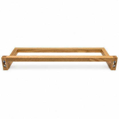 Rückansicht des Eiche-Handtuchhalters mit zwei eingelassenen Schlüssellochbeschlägen.
